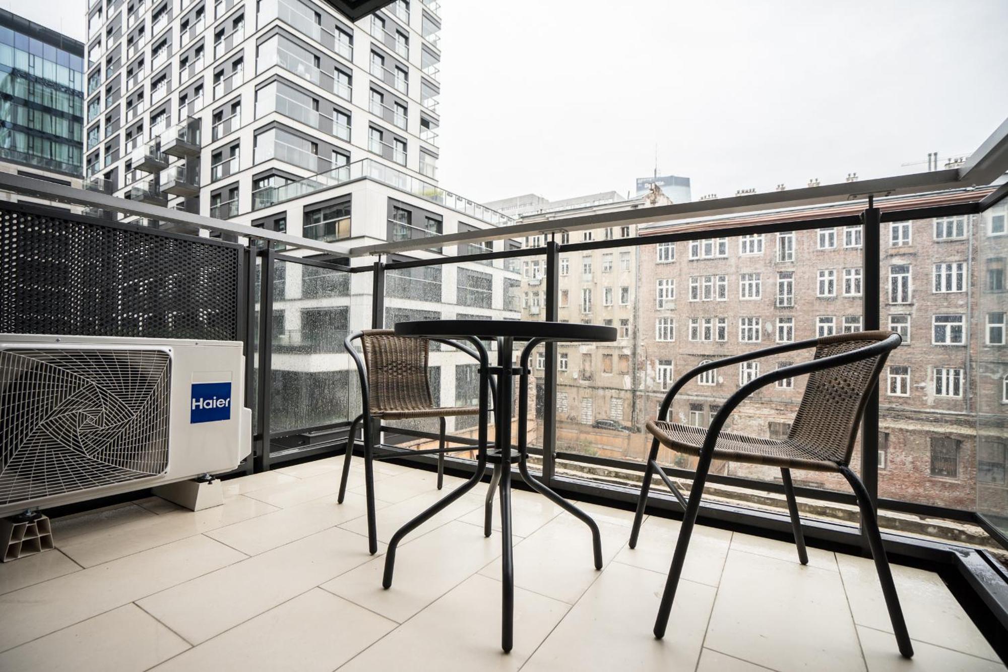 Vipwarsawapartments Onyx Mennica Residence Kültér fotó