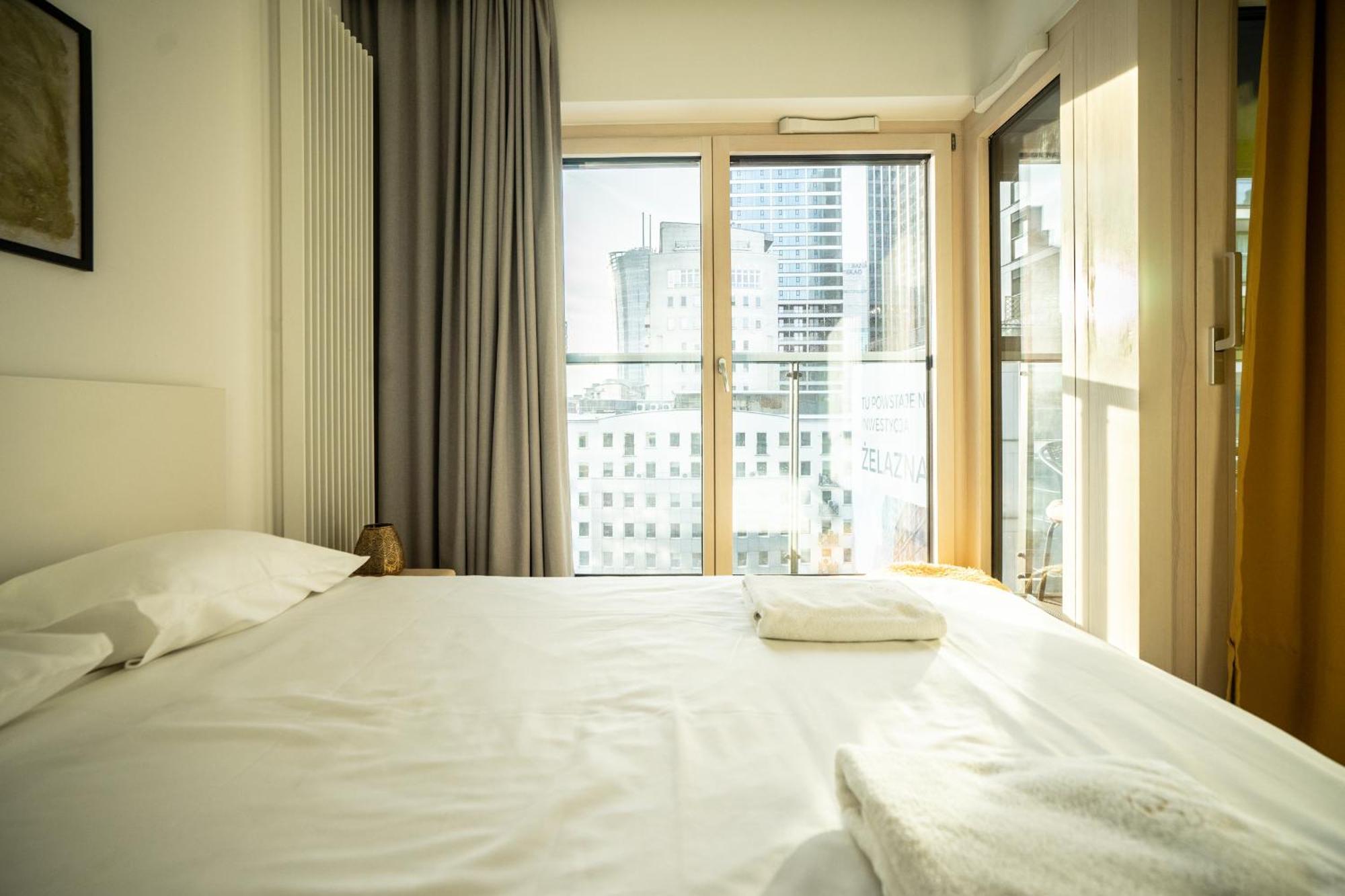 Vipwarsawapartments Onyx Mennica Residence Kültér fotó