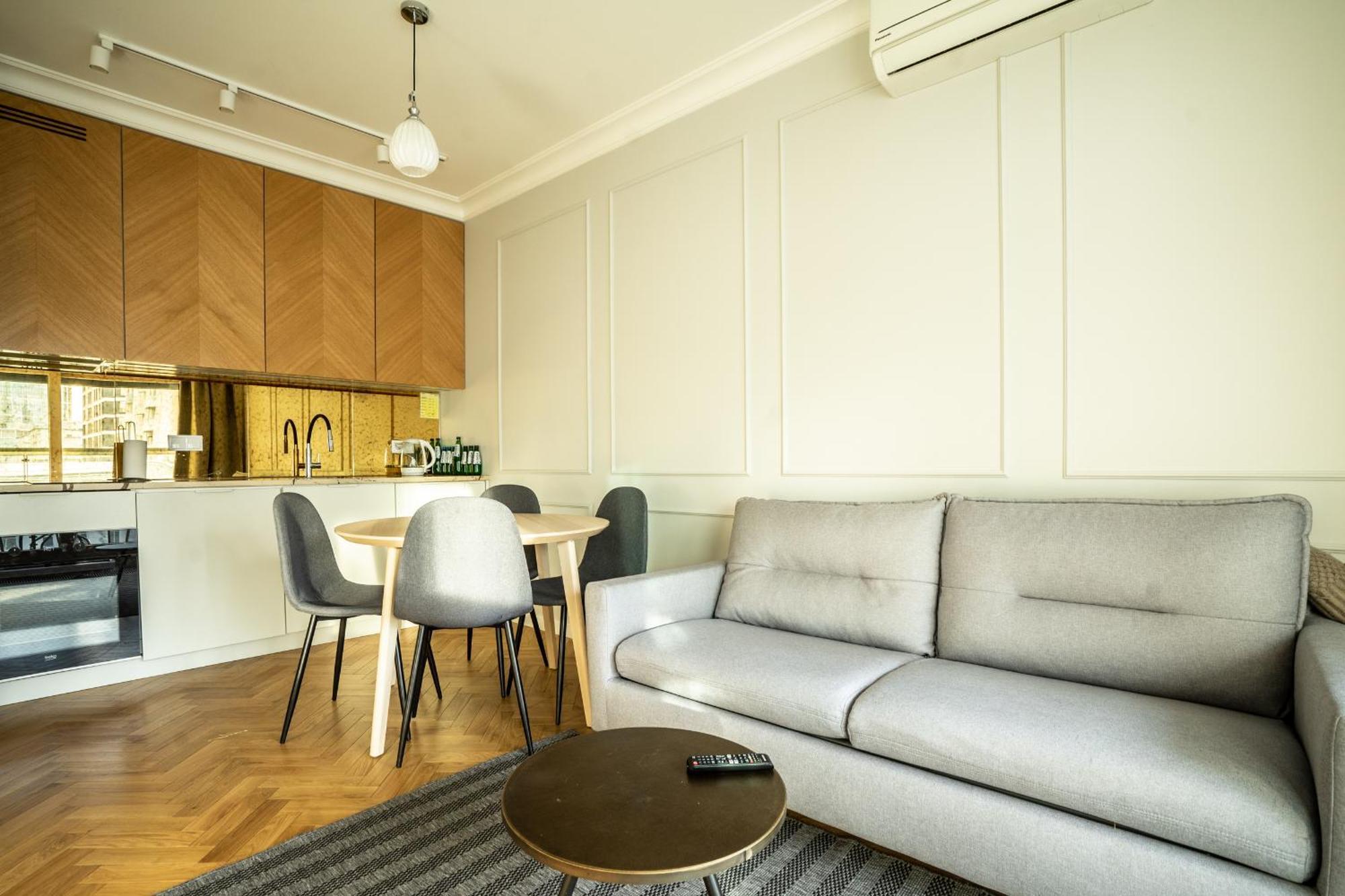 Vipwarsawapartments Onyx Mennica Residence Kültér fotó