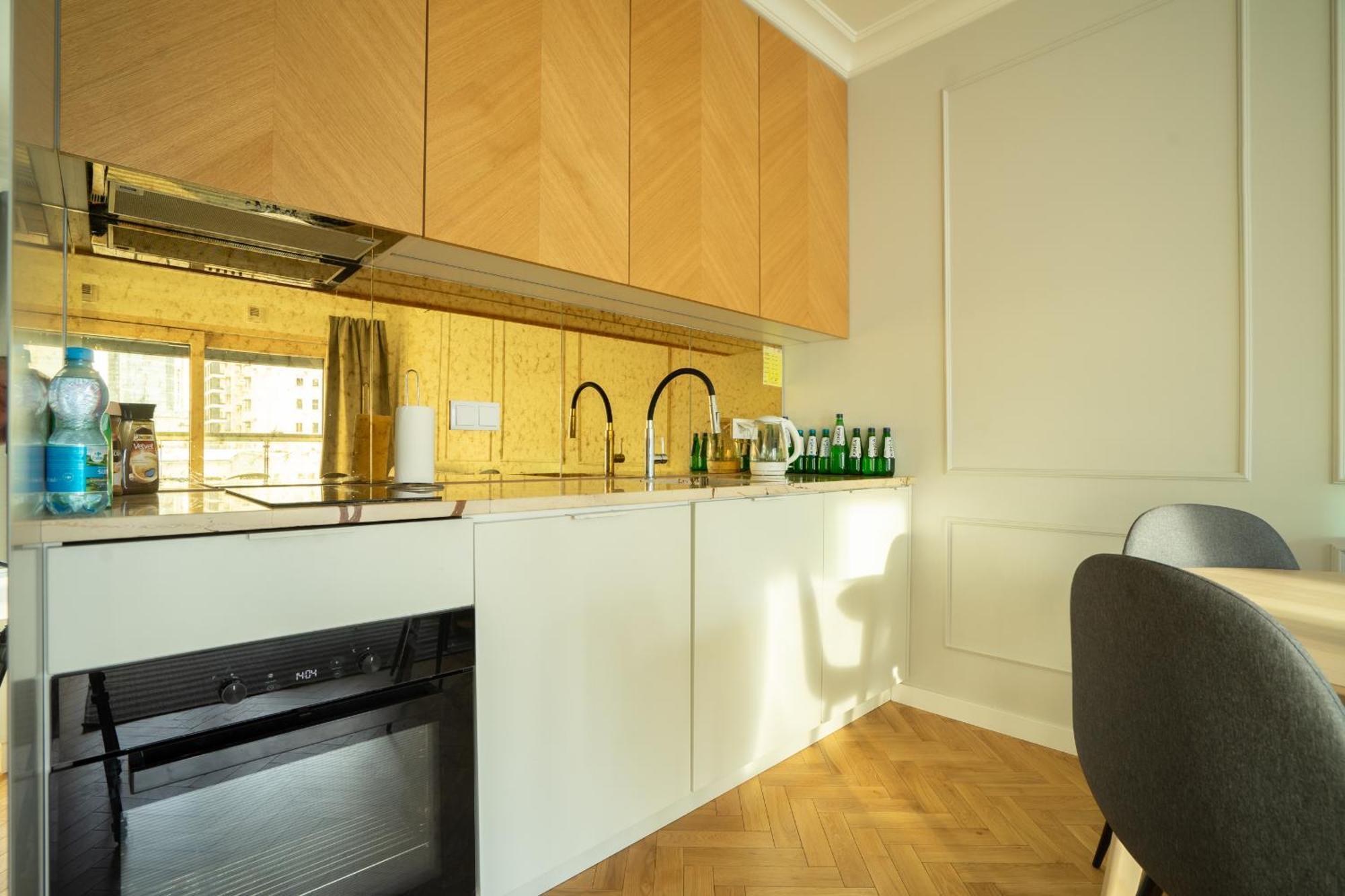 Vipwarsawapartments Onyx Mennica Residence Kültér fotó