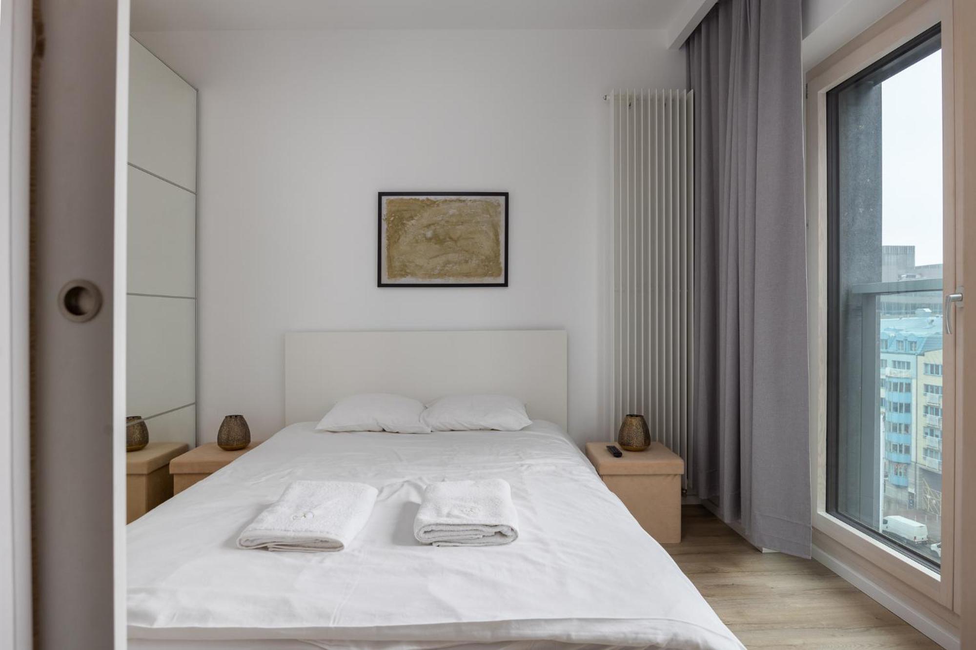 Vipwarsawapartments Onyx Mennica Residence Kültér fotó