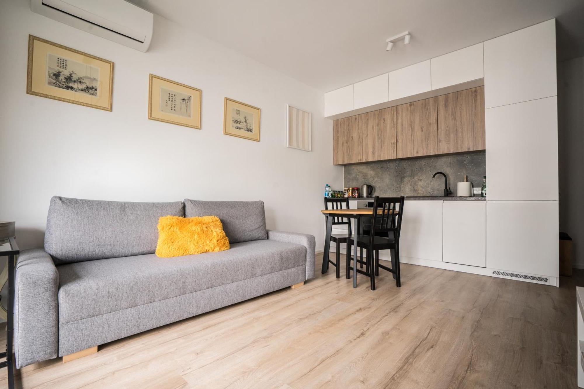 Vipwarsawapartments Onyx Mennica Residence Kültér fotó