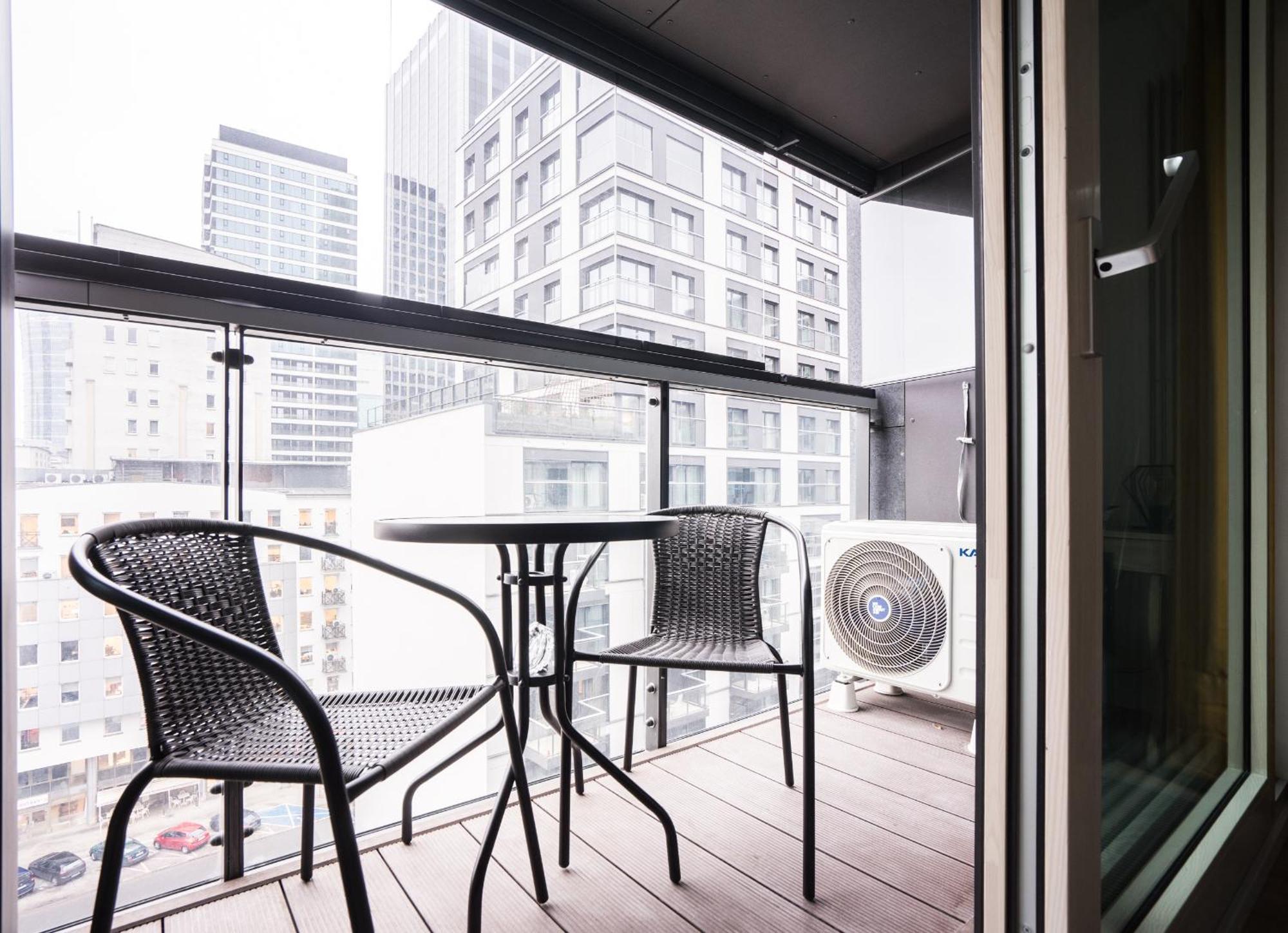 Vipwarsawapartments Onyx Mennica Residence Kültér fotó