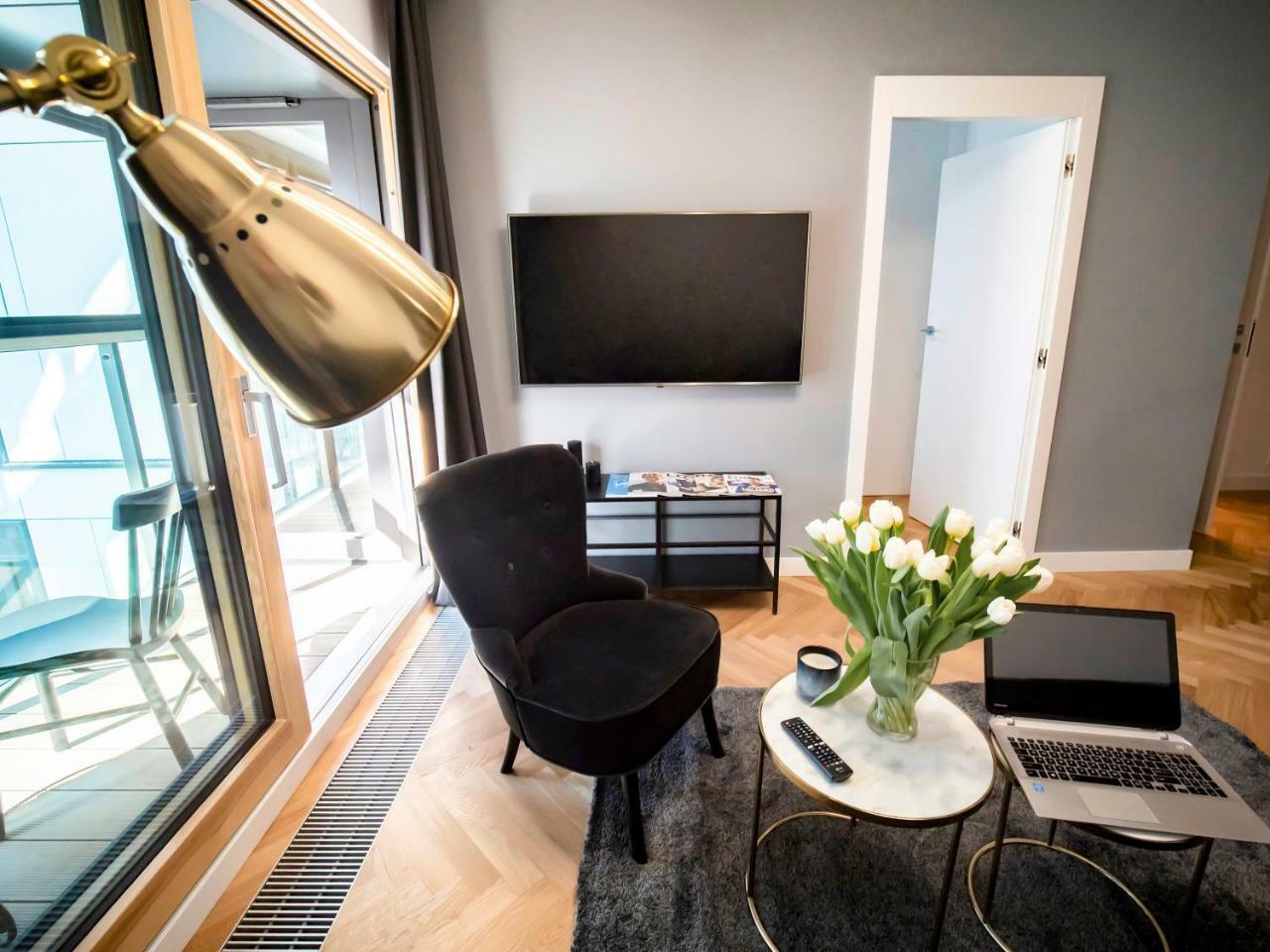 Vipwarsawapartments Onyx Mennica Residence Kültér fotó